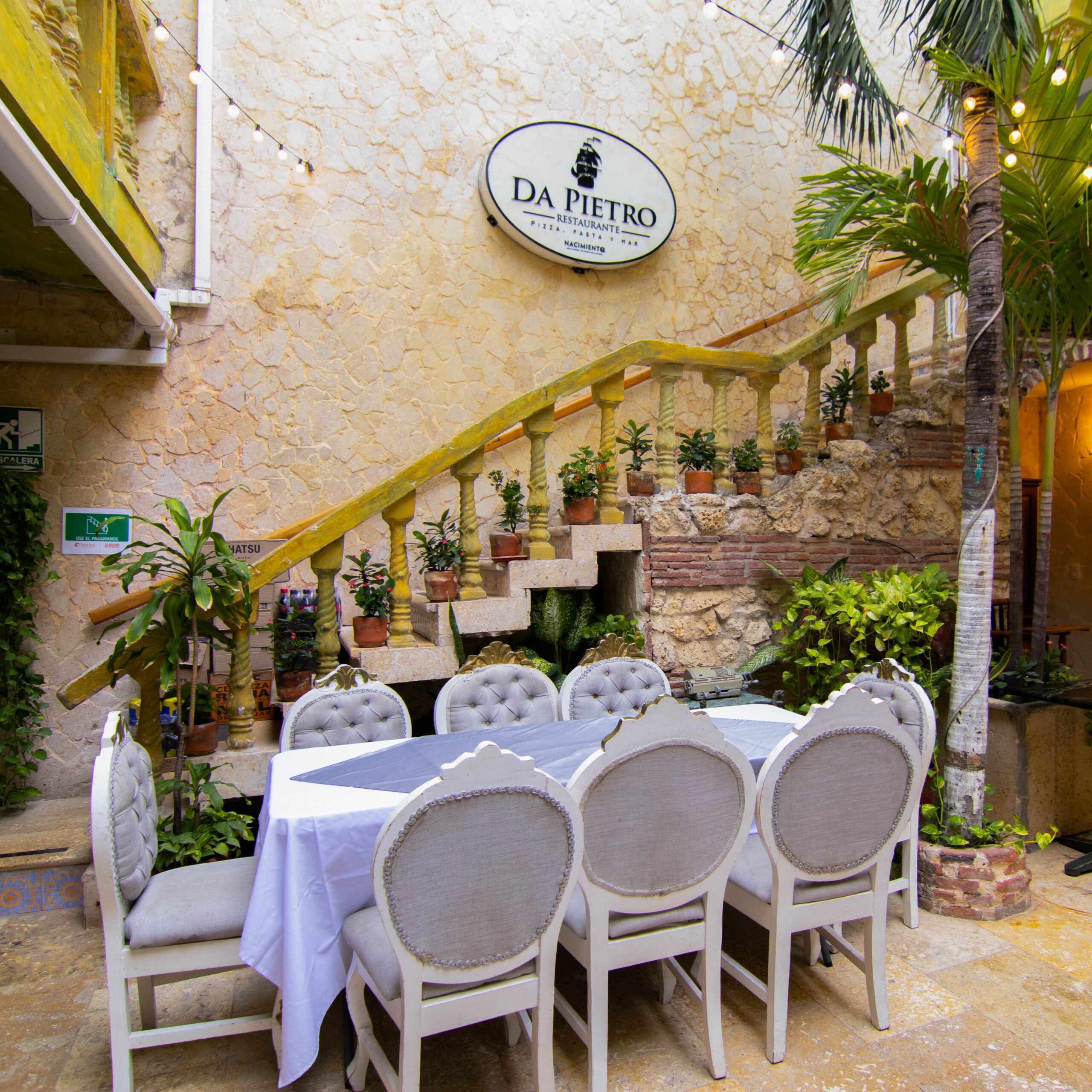 foto-patio-restaurante-da-pietro-Copy-scaled.jpg